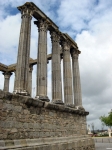 Когда-то, при римлянах, это называлось портиком храма Дианы.
