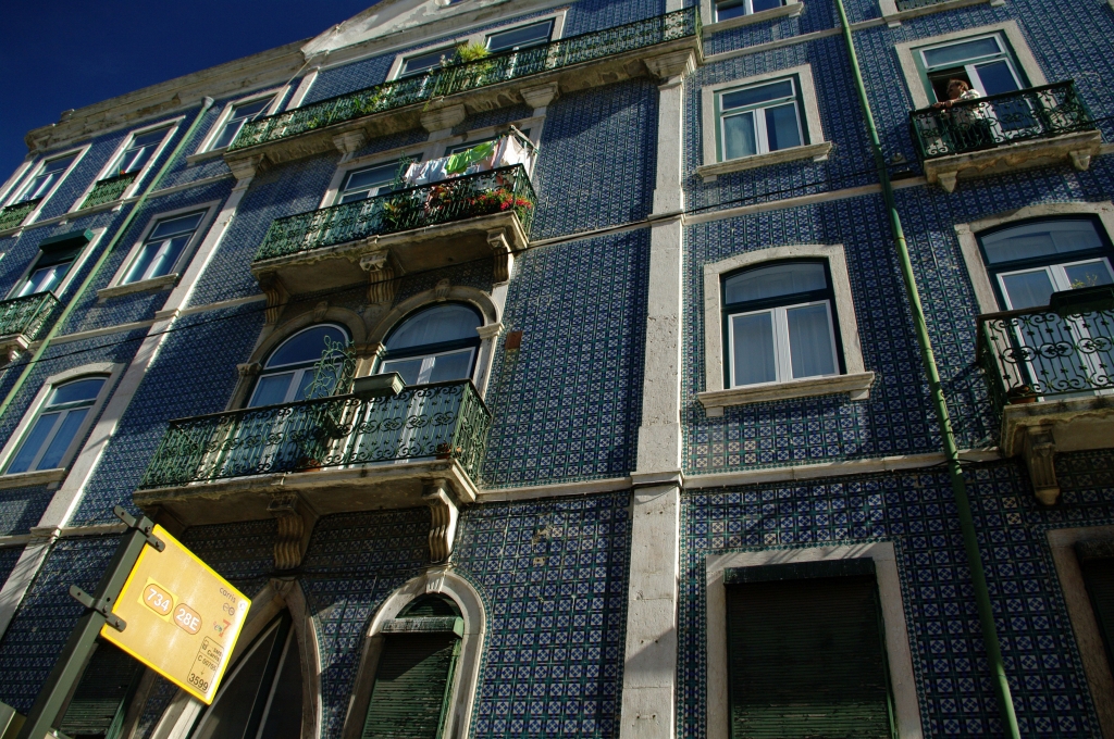 Лиссабон. Азулежу в мавританском стиле.