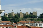 Лиссабон. Замок Святого Георгия расположен на одном из городских холмов.