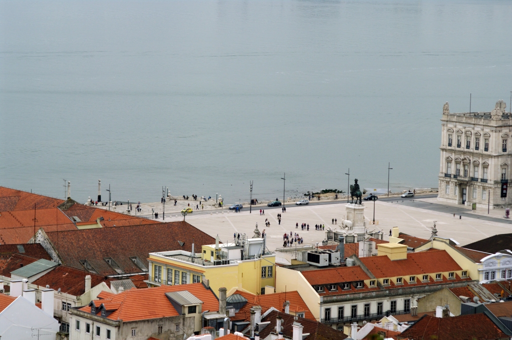 Лиссабон. Вид на площадь Коммерции и набережную реки